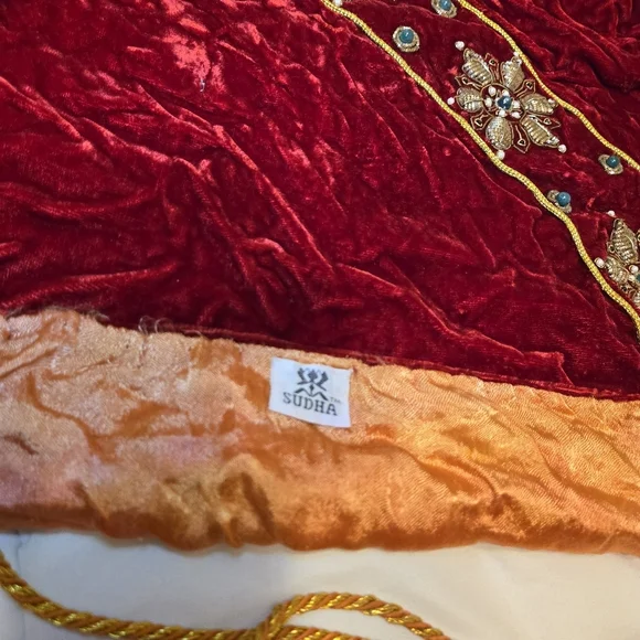 $930 Sudha Pennathur Red Beaded Velvet Tree Skirt, 40 Master EmbroideredFancy